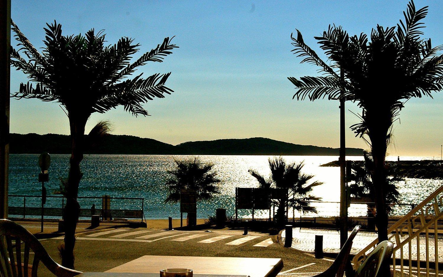 Hotel Les Alizes Cavalaire-sur-Mer Exteriör bild