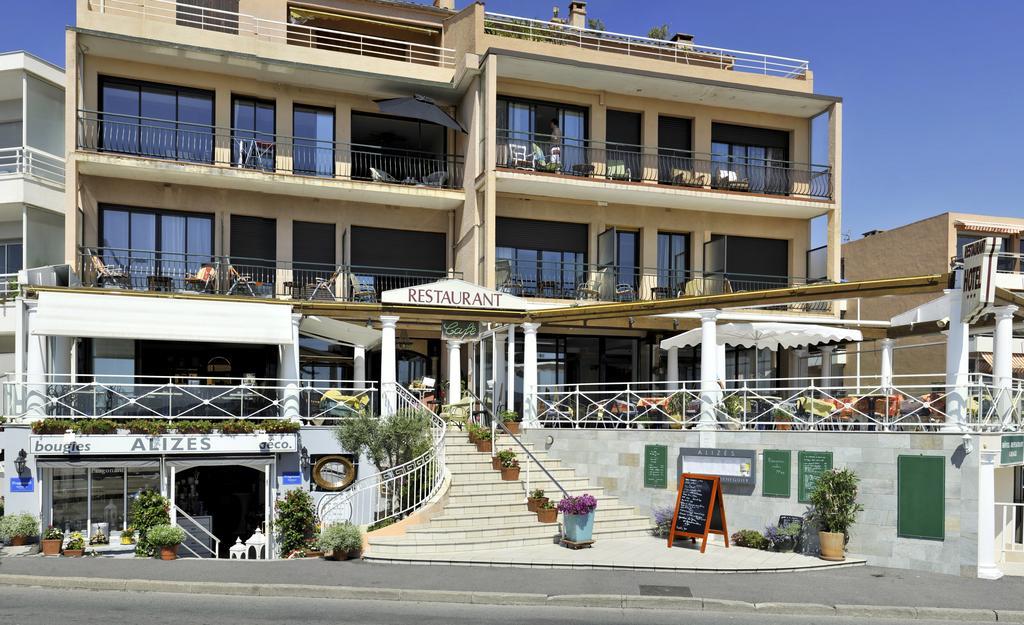 Hotel Les Alizes Cavalaire-sur-Mer Exteriör bild